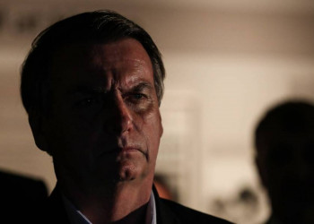 Celular de Bolsonaro foi alvo de hackers, diz Ministério da Justiça